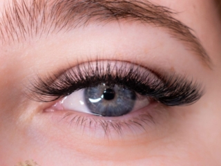 Eyelash extensions in Mermaid