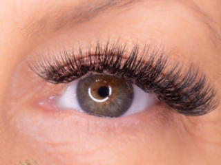 Hybrid eyelash extensions