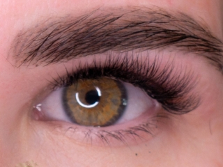 Lash extensions in Broadbeach