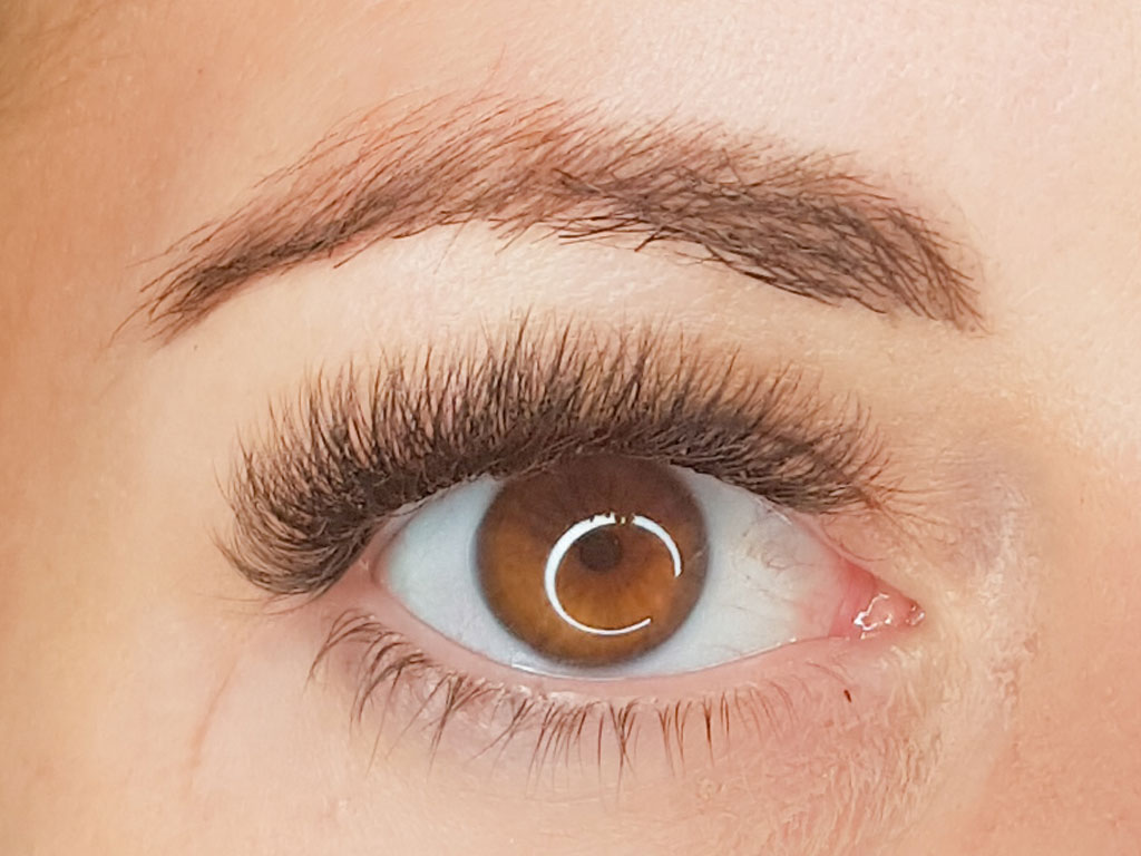 Doll eye lash extensions