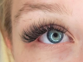 Full volume healthy lash extensions