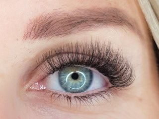 Lash extensions Instagram