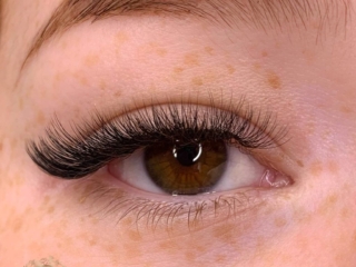 lash extensions near Mudgeeraba