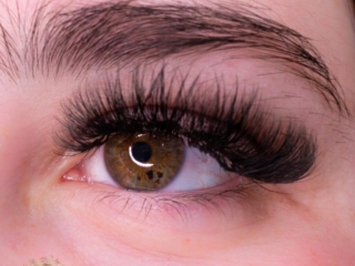 Mega volume eyelash extensions